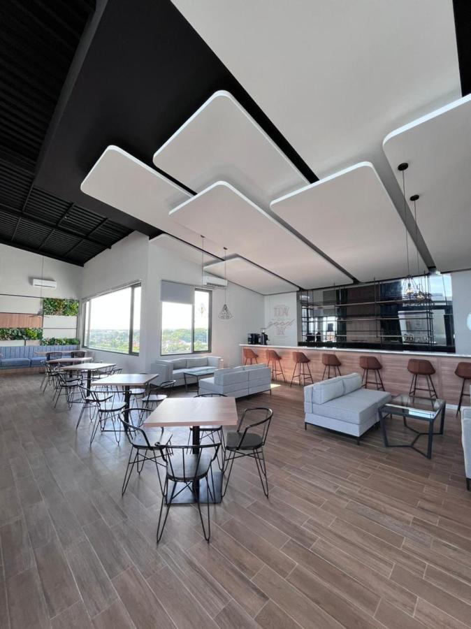 Front One King Hotel Tuban Tuban  Ngoại thất bức ảnh