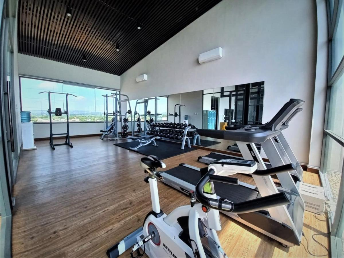 Front One King Hotel Tuban Tuban  Ngoại thất bức ảnh