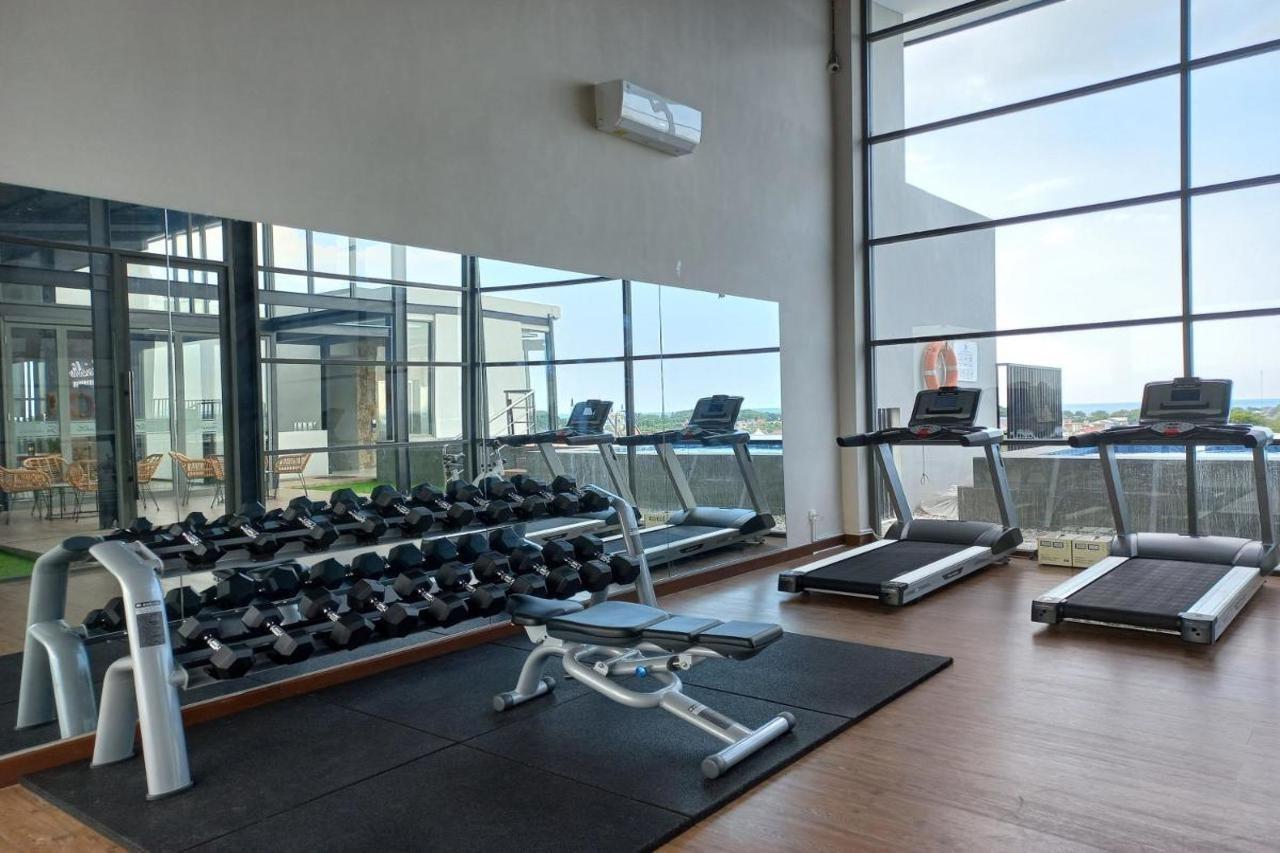 Front One King Hotel Tuban Tuban  Ngoại thất bức ảnh