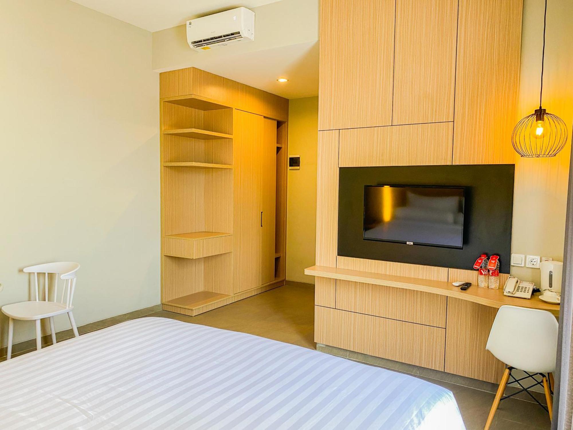 Front One King Hotel Tuban Tuban  Ngoại thất bức ảnh